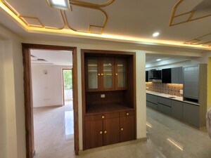 Room in 3 BHK Builder Floor at Parklands, Sector 85 – for Sale