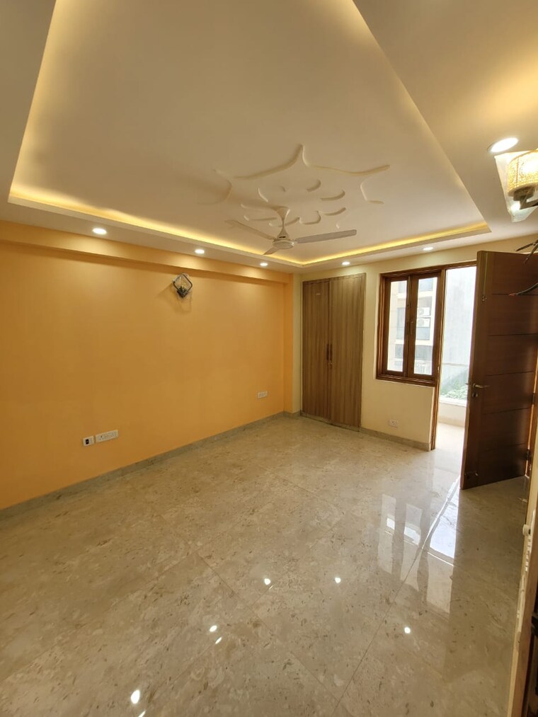 Room, parklands 3 Bedroom 250 Sq.Yd. Builder Floor In Sector 85 Faridabad 8932778