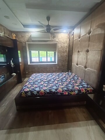 Bedroom in 3 BHK Builder Floor at New Alipore – for Rent