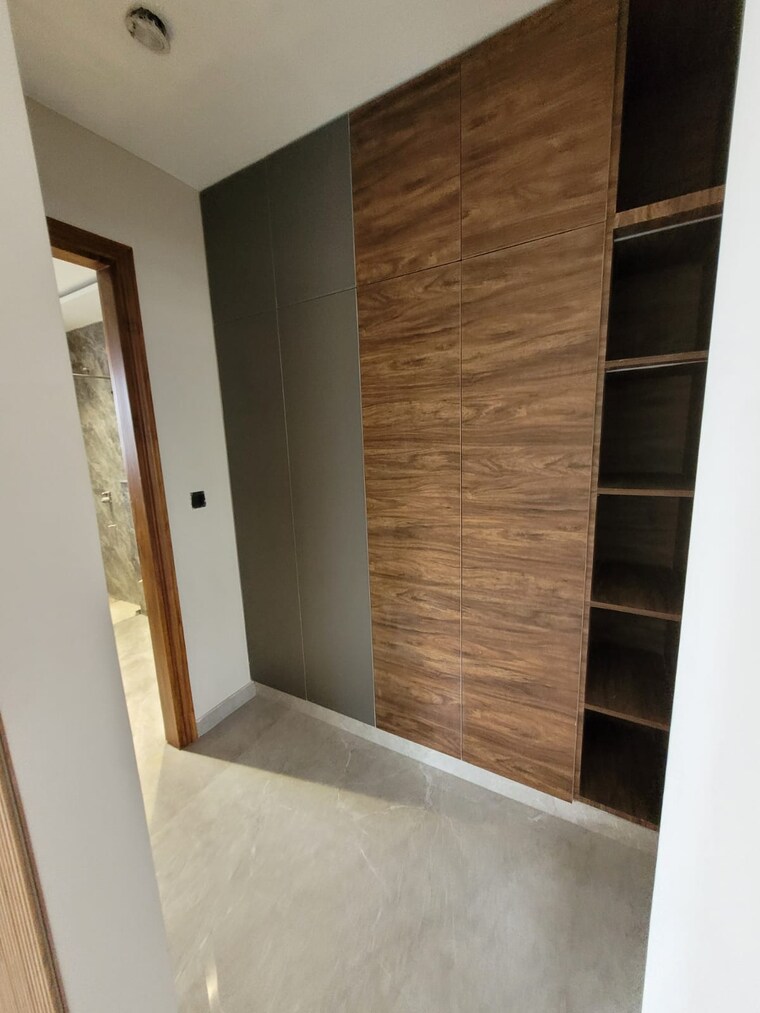 Room, parklands 4 Bedroom 350 Sq.Yd. Builder Floor In Sector 85 Faridabad 8932832