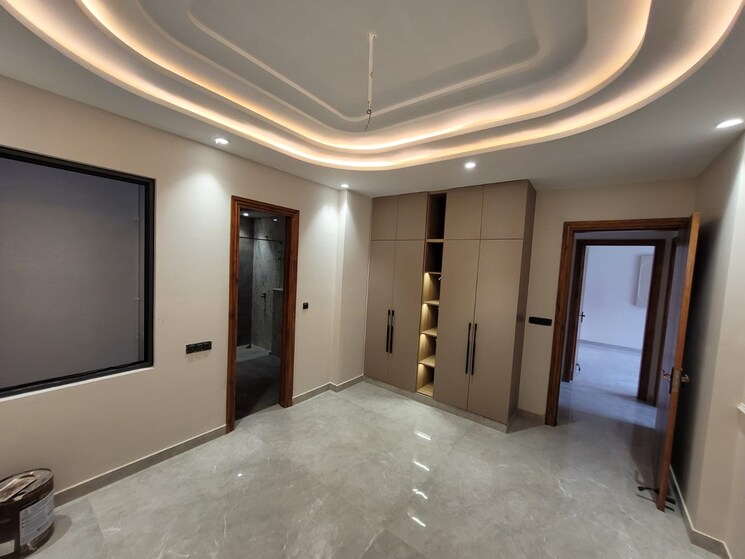 Room, parklands 4 Bedroom 350 Sq.Yd. Builder Floor In Sector 85 Faridabad 8932832