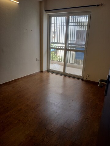 Room in 3 BHK Builder Floor at Sector 84 – for Rent