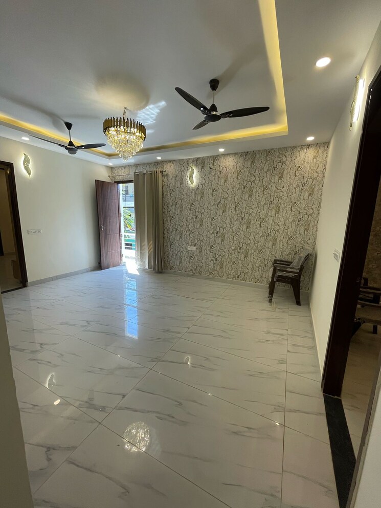 Room, kharar kurali highway 3 Bedroom 1250 Sq.Ft. Apartment In KharaR Kurali Highway Mohali 8932817