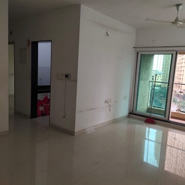 Room in 2 BHK Apartment at Rustomjee Urbania Azziano, Vrindavan Society – for Rent