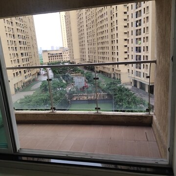 2 BHK Apartment For Rent in Rustomjee Urbania Azziano, Vrindavan Society