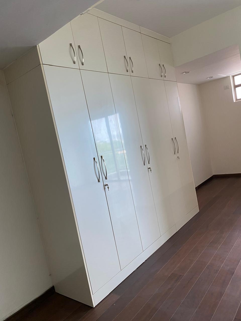 3 BHK + Servant Room 2368 Sq.Ft. Apartment in M3M Merlin