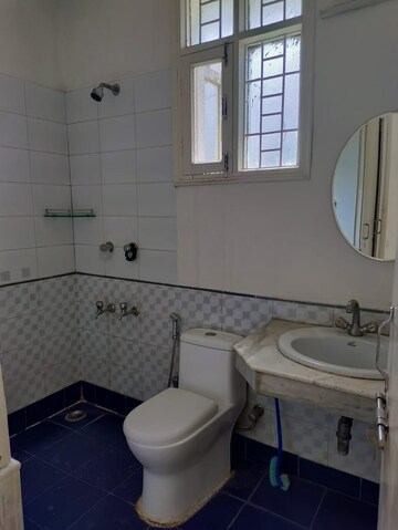 Bathroom in 3.5 BHK Builder Floor at Unitech South City II, Sector 50 – for Rent