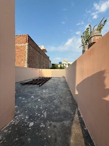 Swimming Pool in 3.5 BHK Builder Floor at Sector 37 – for Sale