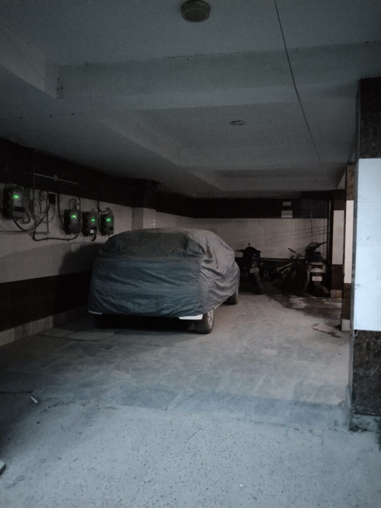  Parking, burari 2 Bedroom 585 Sq.Ft. Builder Floor In Burari Delhi 8932957