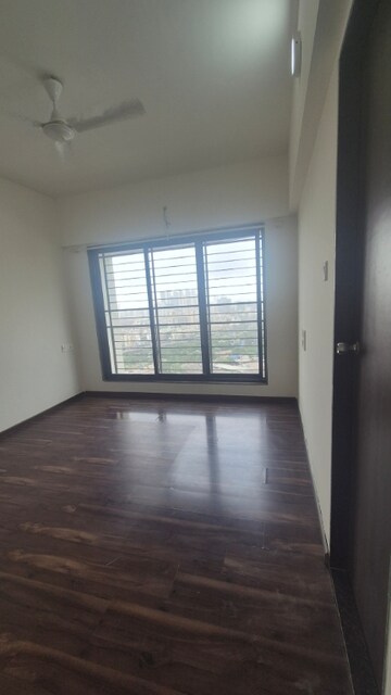 Room in 2 BHK Apartment at Acme Oasis, Kandivali East – for Rent