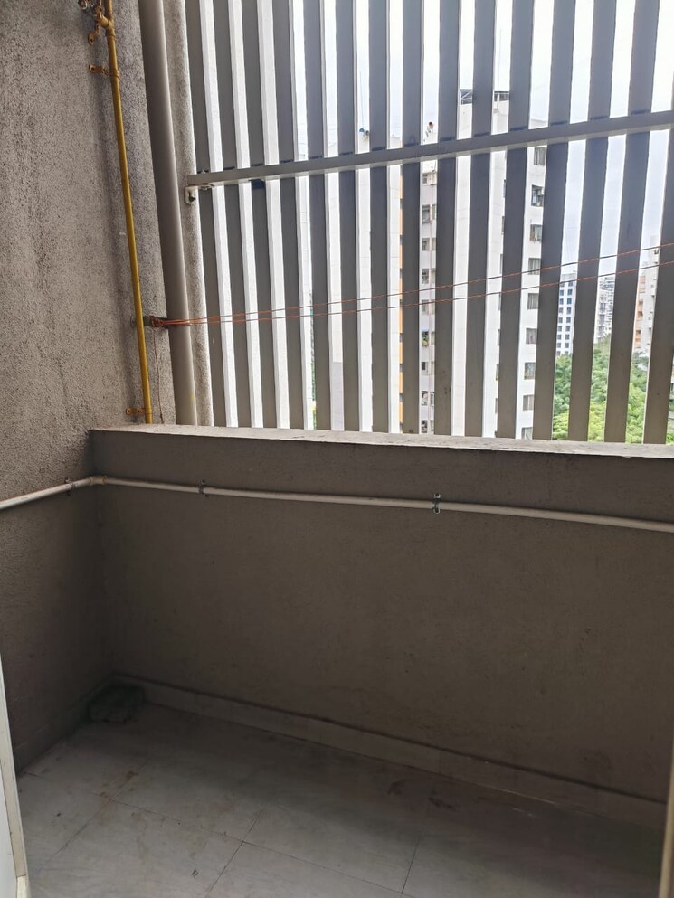 Balcony, sheth-tiara 2 Bedroom 950 Sq.Ft. Apartment In Wakad Pune 8933074