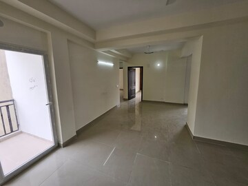 Room in 4 BHK Apartment at Supertech Cape Town, Sector 74 – for Rent
