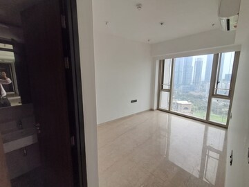 Room in 3 BHK Apartment at Lodha World One, Worli – for Rent