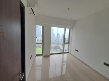 Room in 3 BHK Apartment at Lodha World One, Worli – for Rent