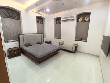 Room in 2 BHK Apartment at Colaba – for Sale