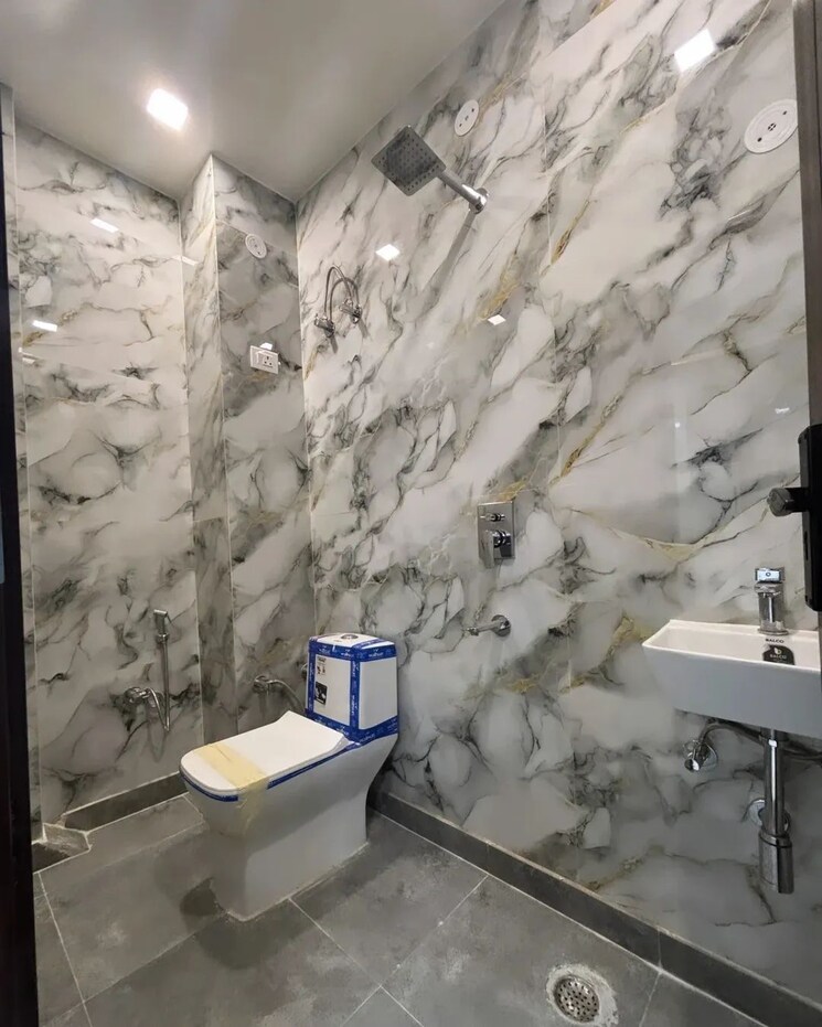 Bathroom, sa-homes-i 3.5 Bedroom 810 Sq.Ft. Builder Floor In Uttam Nagar Delhi 8933221