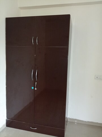 Furnished Amenities in 2 BHK Apartment at Sector 16c Greater Noida – for Rent