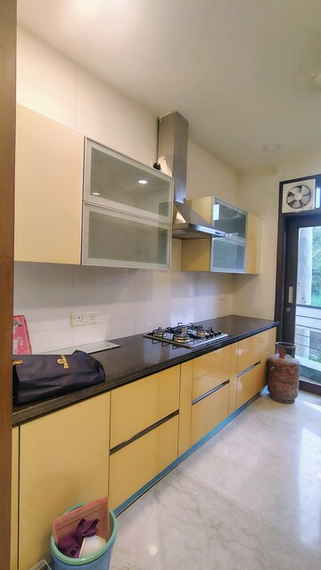 Kitchen in 4 BHK Builder Floor at DLF City Phase IV, Dlf Phase iv – for Rent