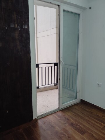 Room in 2 BHK Apartment at Sikka Karnam Greens, Sector 143b – for Rent