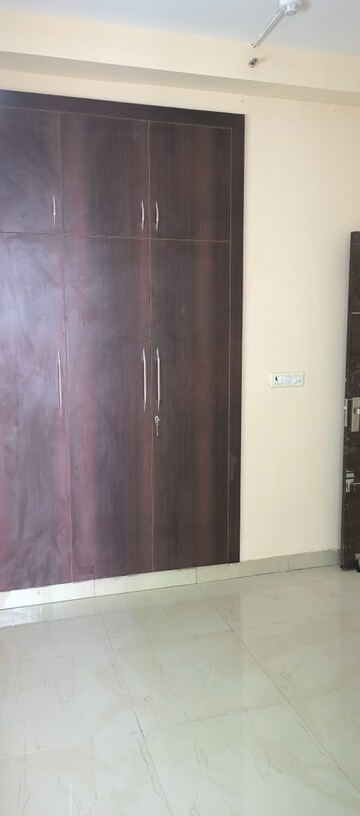 2 BHK Apartment For Rent in Sikka Karnam Greens, Sector 143b