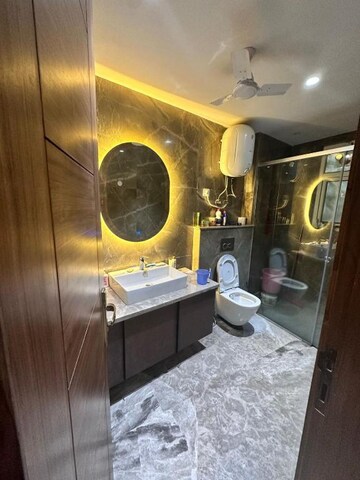 Furnished Amenities in 2 BHK Builder Floor at Sarvapriya Vihar – for Rent