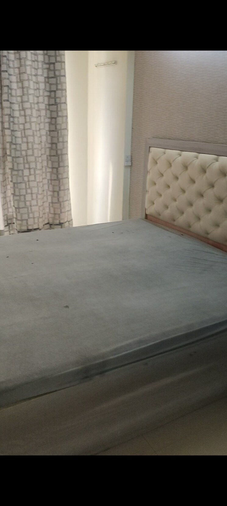 Room, logix-blossom-zest 1 RK 494 Sq.Ft. Apartment In Sector 143 Noida 8933334