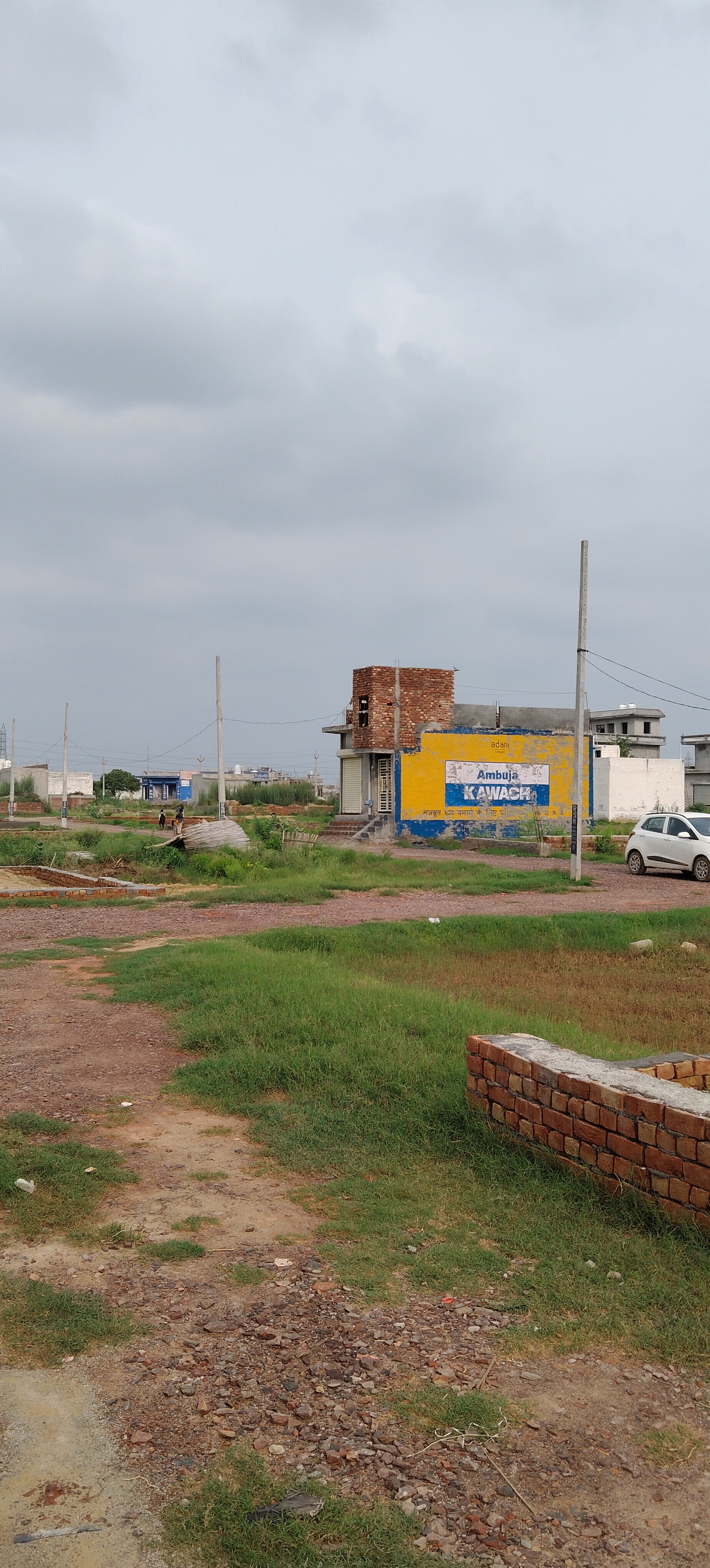 Plot For Sale in Metro Station Near 