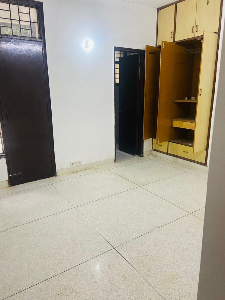 Room, auram-floor 3 Bedroom 1685 Sq.Ft. Builder Floor In South City 2 Gurgaon 8933339