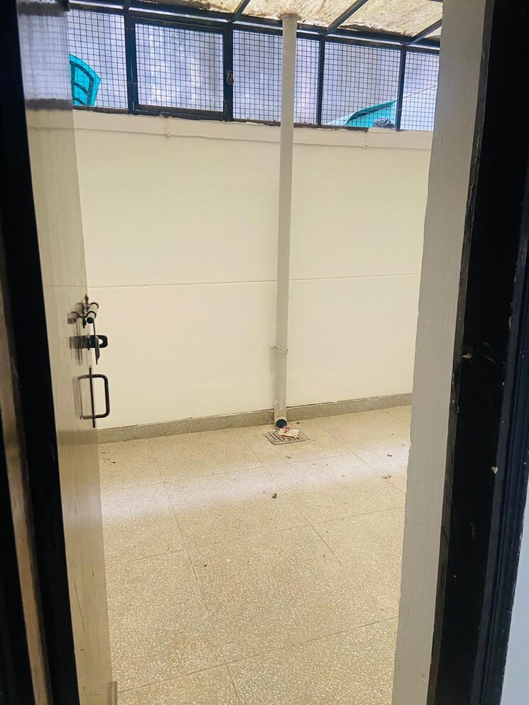 Room, auram-floor 3 Bedroom 1685 Sq.Ft. Builder Floor In South City 2 Gurgaon 8933339