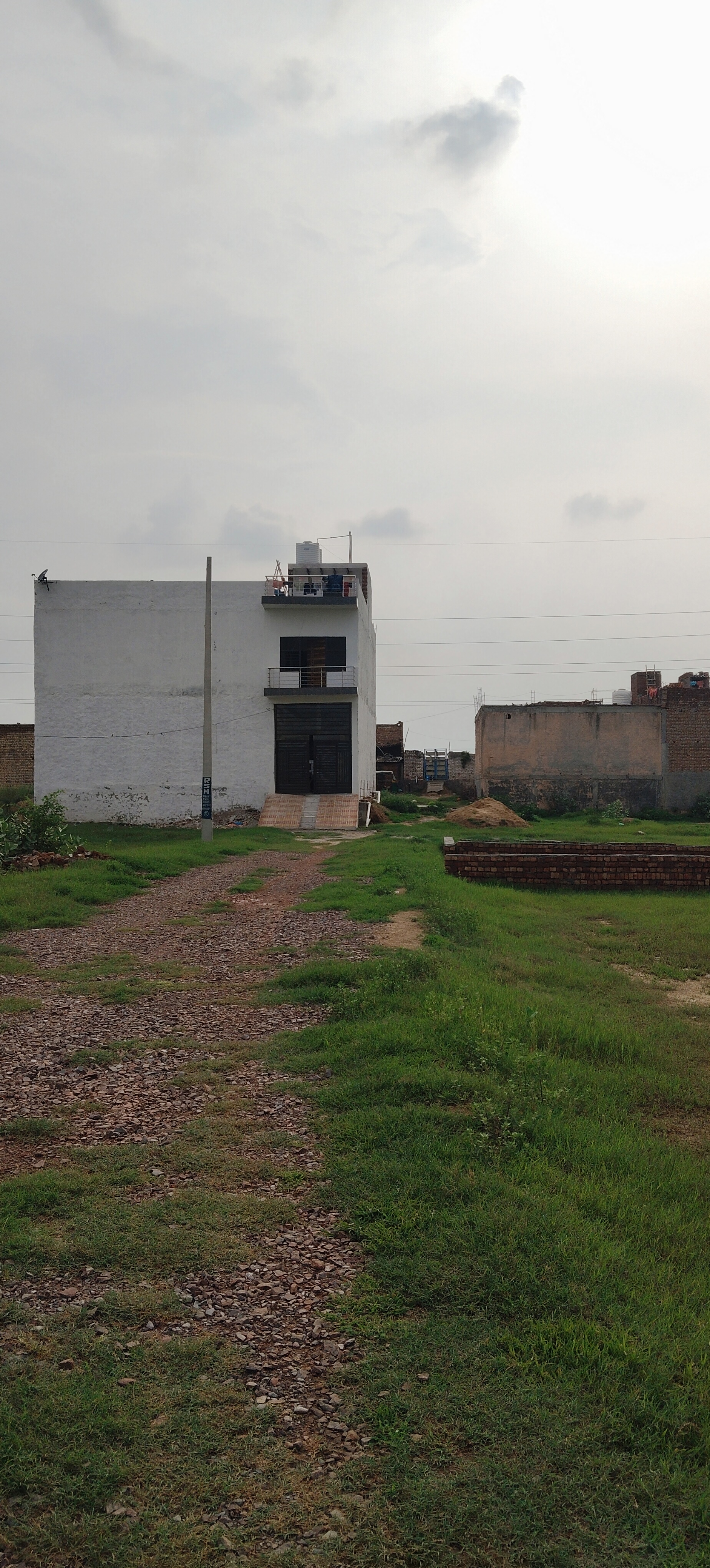 Plot For Sale in Metro Station Near 