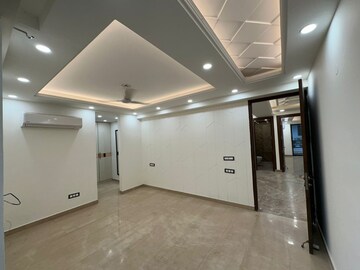 Kitchen in 3 BHK Builder Floor at DLF Atria, Dlf Phase ii – for Rent