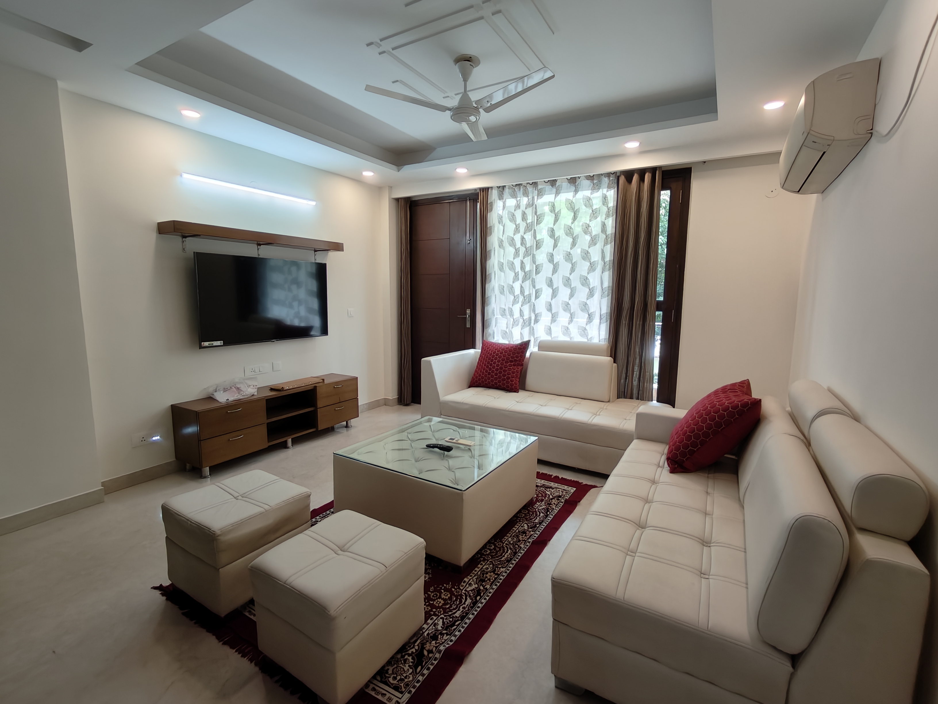 3 BHK + Pooja Room,Servant Room 2250 Sq.Ft. Builder Floor in Huda Staff Colony