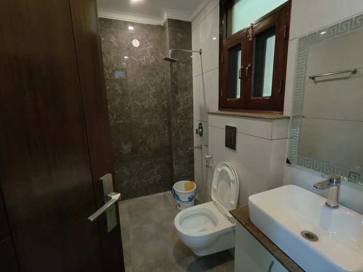 Bathroom, huda-staff-colony 3 Bedroom 2250 Sq.Ft. Builder Floor In Sector 46 Gurgaon 8933384