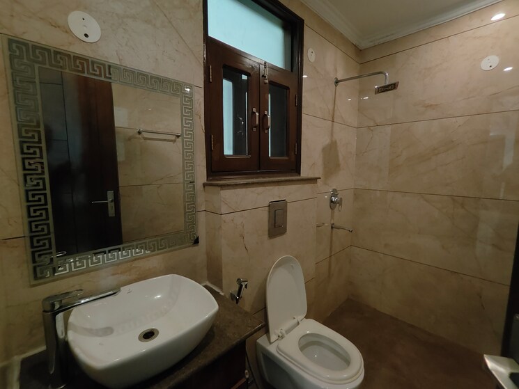 Bathroom, huda-staff-colony 3 Bedroom 2250 Sq.Ft. Builder Floor In Sector 46 Gurgaon 8933384