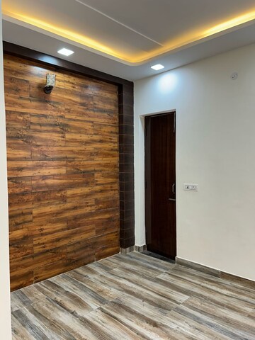 Room in 3 BHK Builder Floor at Sahastradhara Road – for Rent