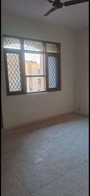 Room in 3 BHK Apartment at Paryatan Apartments, Vasundhara Enclave – for Sale