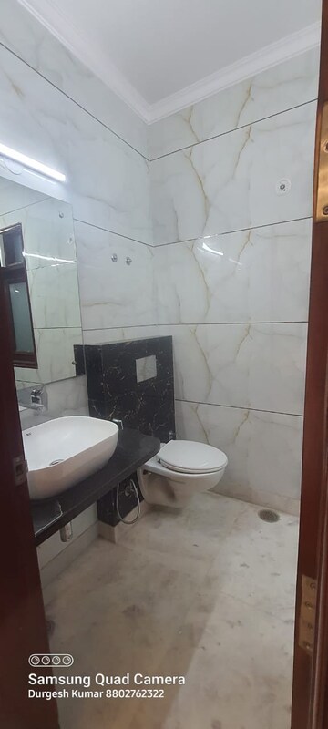 Master Bedroom in 4 BHK Builder Floor at Ardee City, Sector 52 – for Rent