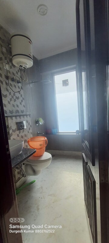 Bathroom in 4 BHK Builder Floor at Ardee City, Sector 52 – for Rent