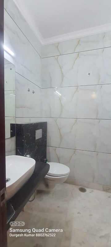 Bathroom in 4 BHK Builder Floor at Ardee City, Sector 52 – for Rent