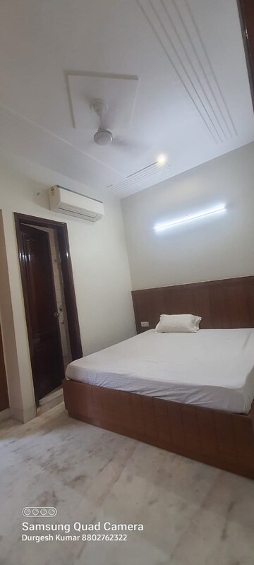 Bedroom in 4 BHK Builder Floor at Ardee City, Sector 52 – for Rent