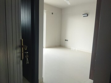 Room in 4 BHK Apartment at Imperial Navkis Celeste, Rmv Extension – for Rent