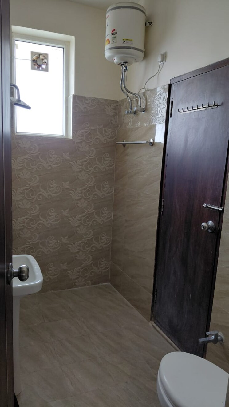 Bathroom, sahastradhara road 3 Bedroom 1805 Sq.Ft. Builder Floor In Sahastradhara Road Dehradun 8933430