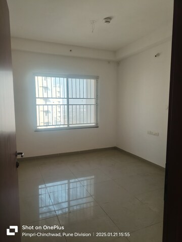 Room in 3 BHK Apartment at Kolte Patil Life Republic, Hinjewadi – for Rent