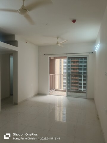 Room in 3 BHK Apartment at Kolte Patil Life Republic, Hinjewadi – for Rent