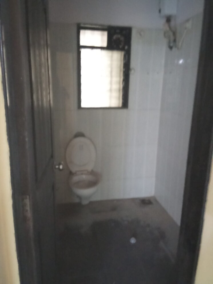 Bathroom, goregaon west 1 Bedroom 390 Sq.Ft. Apartment In Goregaon West Mumbai 8933436