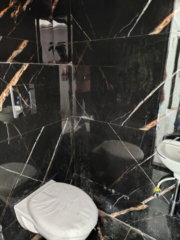 Bathroom in 3 BHK Apartment at Monarch West View, Santacruz West – for Sale