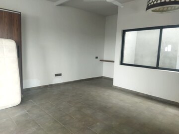 Room in 4 BHK Apartment at Imperial Navkis Celeste, Rmv Extension – for Rent