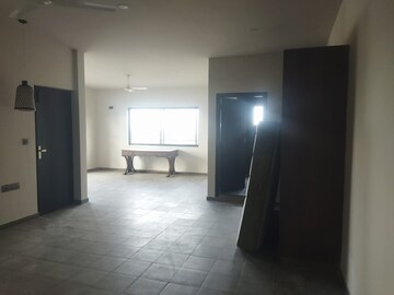 Room in 4 BHK Apartment at Imperial Navkis Celeste, Rmv Extension – for Rent
