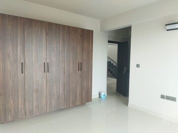 Room in 4 BHK Apartment at Imperial Navkis Celeste, Rmv Extension – for Rent