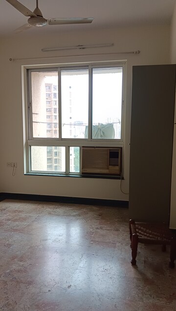 Room in 2 BHK Apartment at Hiranandani Meadows, Manpada – for Rent